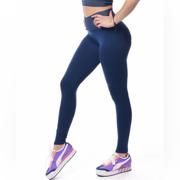 ➖CUTE BOOTY LOUNGE➖ Scrunch Butt Legging & Bra Lifestyle Set - Picture 5 of 9